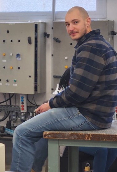 Edouard, Électricité